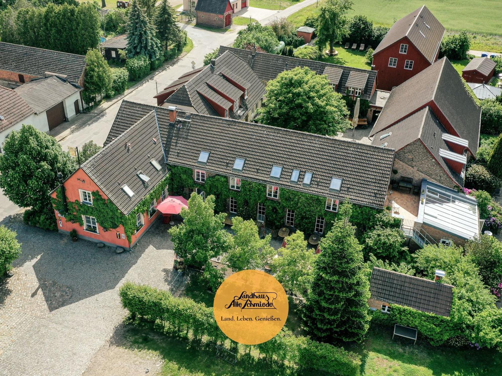 Landhaus Alte Schmiede Niemegk  ภายนอก รูปภาพ