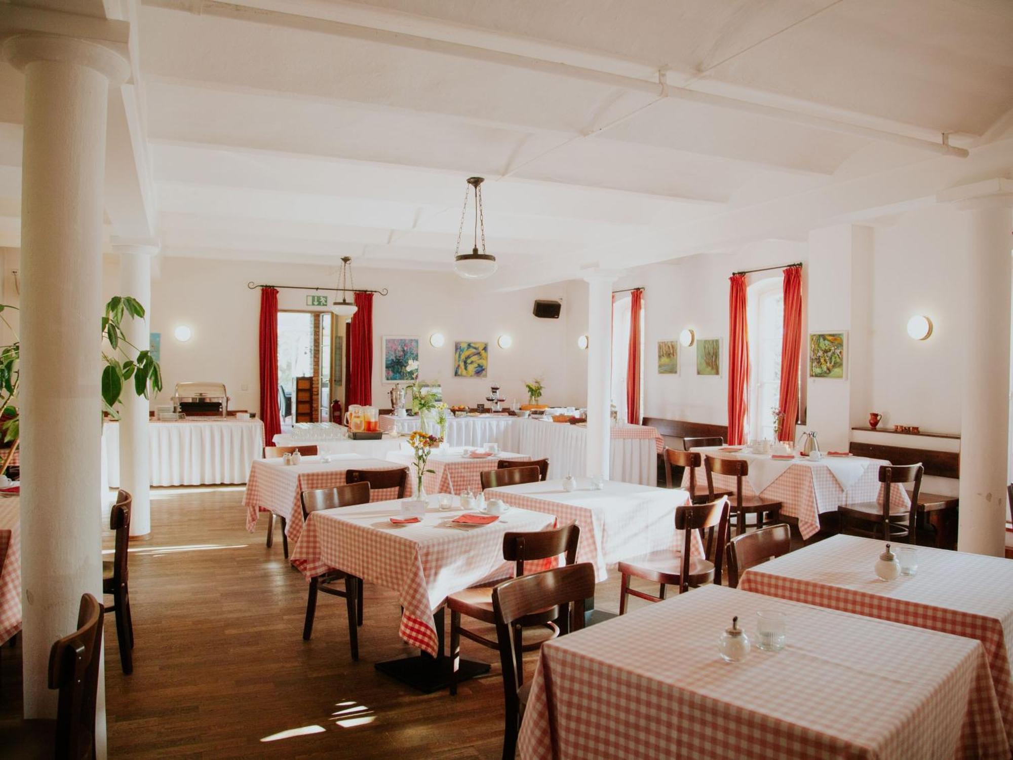 Landhaus Alte Schmiede Niemegk  ภายนอก รูปภาพ